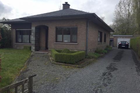 Gezeliige bungalow met 3 SLPK te Melle