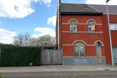 (VERKOCHT) Schitterende gerenoveerde HOB met 3 SLPK te Melle