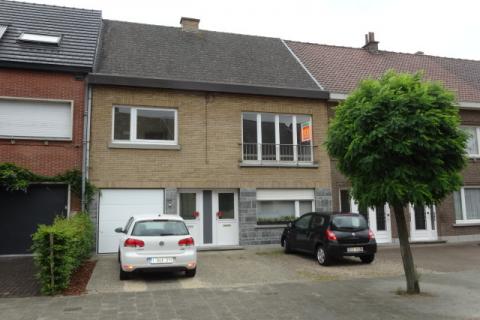 Gerenoveerd appartement met 2 slpk en garage 