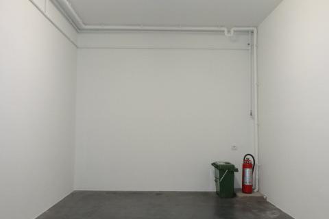 Gerenoveerd appartement met 2 slpk en garage 