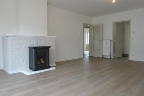 Gerenoveerd appartement met 2 slpk en garage 