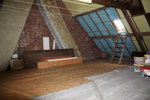 (VERKOCHT) Ruime instapklare rijwoning met 3 SLPK te centrum Melle