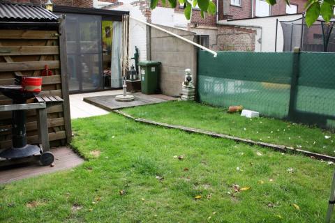 (VERKOCHT) Ruime instapklare rijwoning met 3 SLPK te centrum Melle