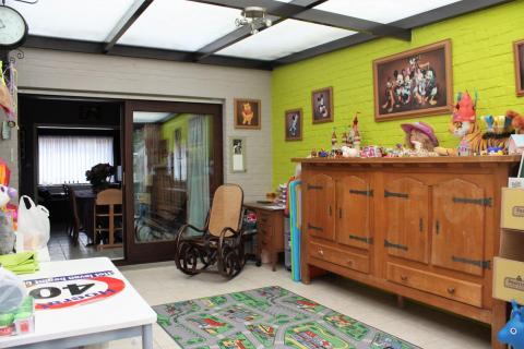 (VERKOCHT) Ruime instapklare rijwoning met 3 SLPK te centrum Melle