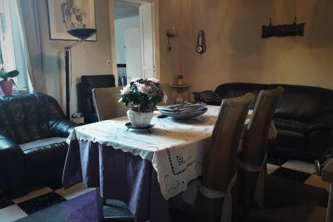(OPTIE) Leuke rijwoning met 3 SLPK en tuin te centrum Melle 