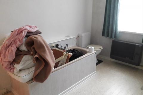 Leuke instapklare rijwoning met 2 SLPK te Gentbrugge