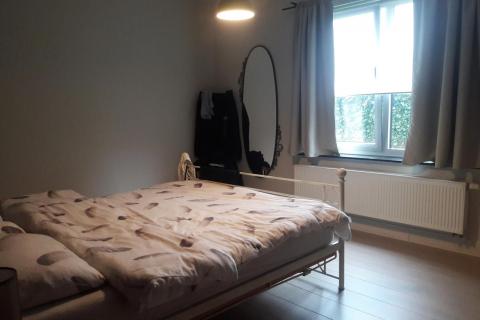 Ruim 2 SLPK GLV appartement met tuin en garage