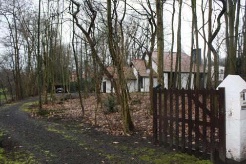 ( IN OPTIE ) Rustig gelegen villa in residentiële verkaveling de Bommels te Heusden. 