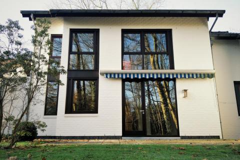 ( IN OPTIE ) Rustig gelegen villa in residentiële verkaveling de Bommels te Heusden. 