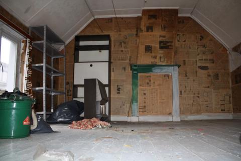 ( VERKOCHT ) Te renoveren rijwoning met 2 SLPK te Gent 