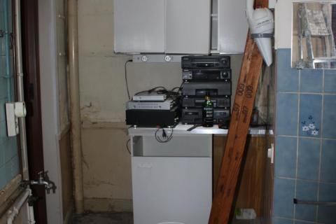 ( VERKOCHT ) Te renoveren rijwoning met 2 SLPK te Gent 