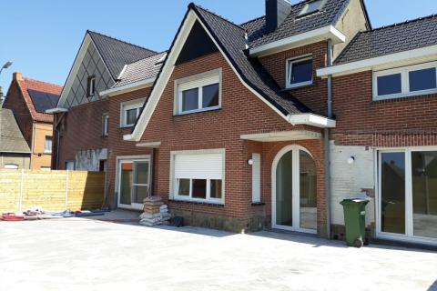 Rustig gelegen gerenoveerde 3 slpk woning te Oordegem