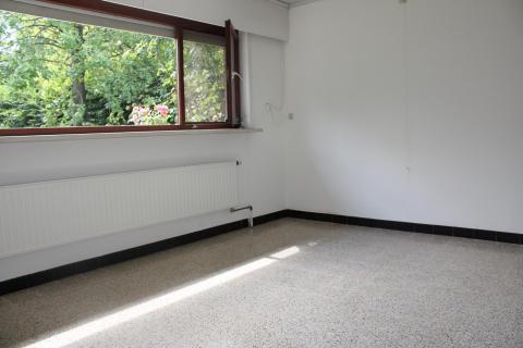 ( ALREEDS IN OPTIE ) Instapklare bungalow op unieke locatie te Heusden 