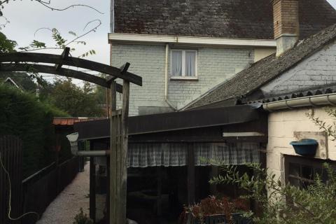 ( ALREEDS IN OPTIE ) Half open bebouwing te Heusden