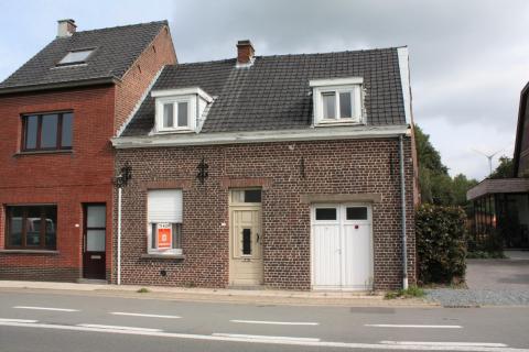 ( ALREEDS IN OPTIE ) Op te frissen woning te Gontrode/Melle