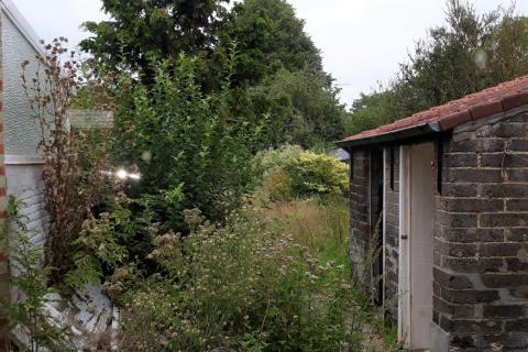 ( ALREEDS IN OPTIE ) Op te frissen woning te Gontrode/Melle