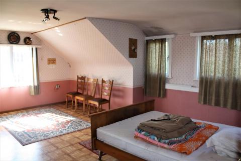 ( OPTIE ) Op te frissen villa met prachtige stukken grond 
