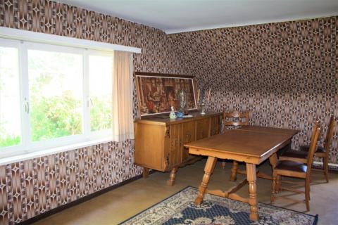 ( OPTIE ) Op te frissen villa met prachtige stukken grond 