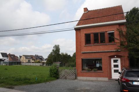 ( OPTIE ) Gezellige dorpswoning te Landskouter