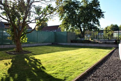 ( IN OPTIE ) Gezellige instapklare woning met leuke tuin te Burst