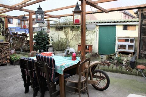 ( IN OPTIE ) Te renoveren HOB met 2 slaapkamers