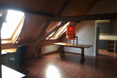 ( OPTIE ) Eénslaapkamer appartement met bureel