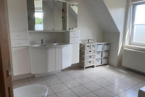 Ruime halfopen bebouwing te Wetteren met leuke tuin