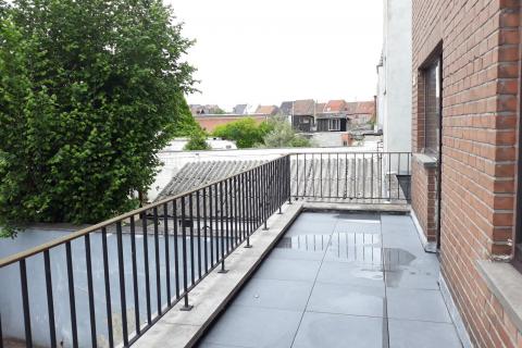 2 slpk appartement op de 1°verdieping te Sint-Amandsberg 