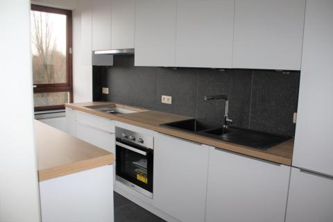 Ruim vernieuwd 2 slpk appartement te Sint-Amandsberg