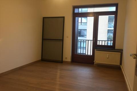 Ruim vernieuwd 2 slpk appartement te Sint-Amandsberg