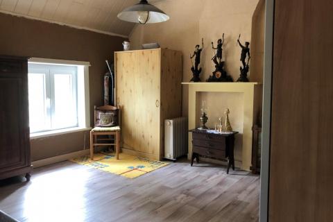 Landelijk gelegen sympathieke rijwoning.
