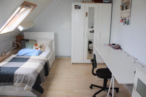 Gezellige 4 slpk woning met fraaie tuin te Scheldewindeke 