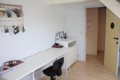 Gezellige 4 slpk woning met fraaie tuin te Scheldewindeke 