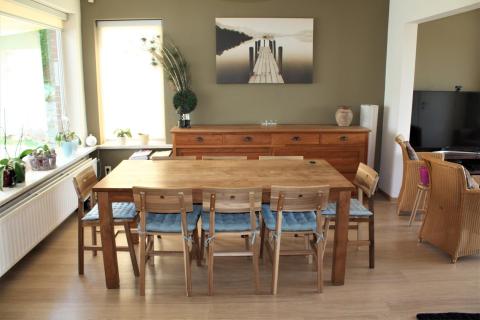 Gezellige 4 slpk woning met fraaie tuin te Scheldewindeke 