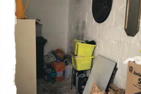 Te renoveren rijwoning