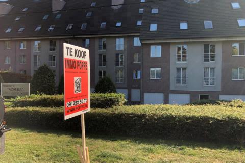 Lichtrijk 2-slaapkamer appartement met terras op het gelijklvoers