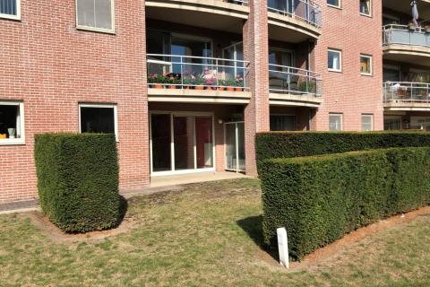 Lichtrijk 2-slaapkamer appartement met terras op het gelijklvoers