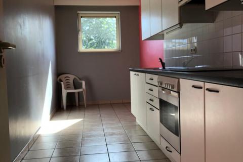 Lichtrijk 2-slaapkamer appartement met terras op het gelijklvoers