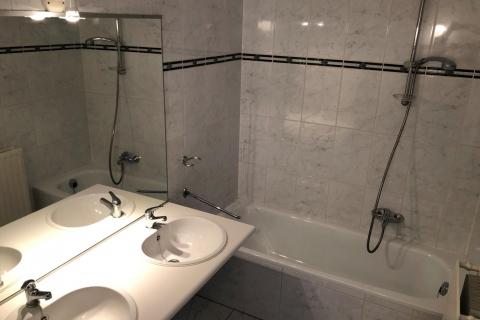 Lichtrijk 2-slaapkamer appartement met terras op het gelijklvoers
