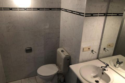 Lichtrijk 2-slaapkamer appartement met terras op het gelijklvoers