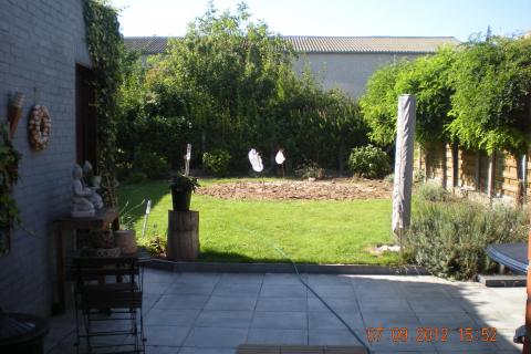Halfopen bebouwing met tuin te huur