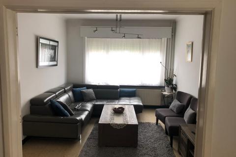 Halfopen bebouwing met tuin te huur