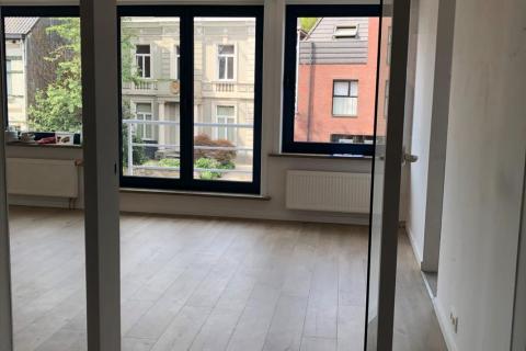 Vernieuwd appartement met 3 slaapkamers
