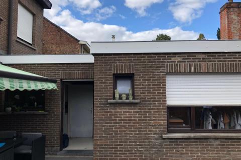 Charmante half open bebouwing in leefstraat