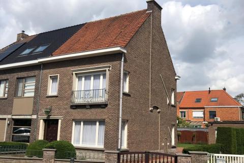 (In optie) Zeer net onderhouden half open bebouwing