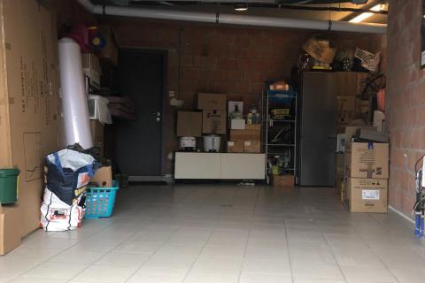 Halfopen bebouwing met 3 SLPK en garage te huur