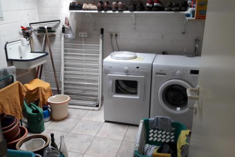 Gelijkvloers appartement met 2 SPLK en garage