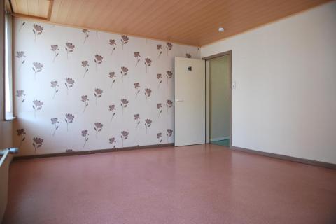 Half open bebouwing met grote binnenkoer en garage