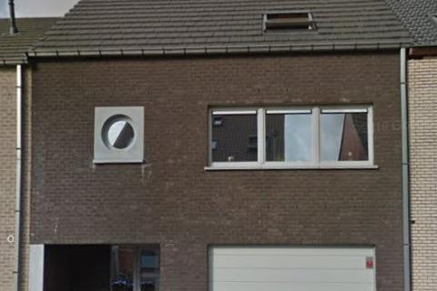 Bel-etage met 2 slaapkamers en garage te Melle