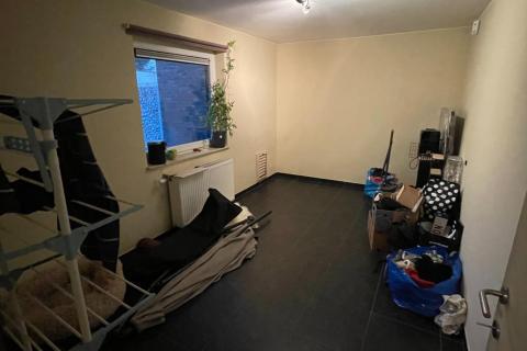 Bel-etage met 2 slaapkamers en garage te Melle